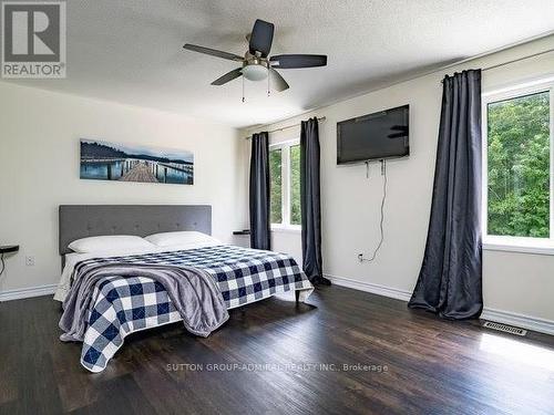 66 Christy Drive, Wasaga Beach, ON - Indoor Photo Showing Bedroom