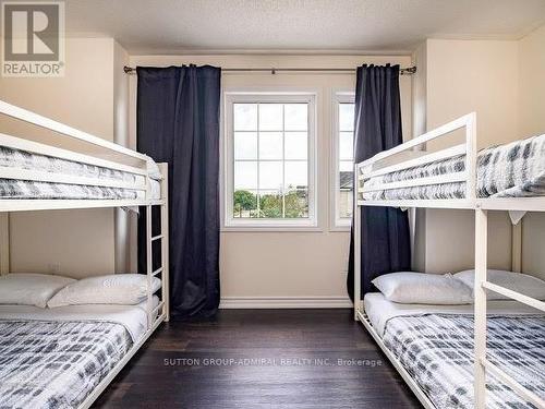 66 Christy Drive, Wasaga Beach, ON - Indoor Photo Showing Bedroom