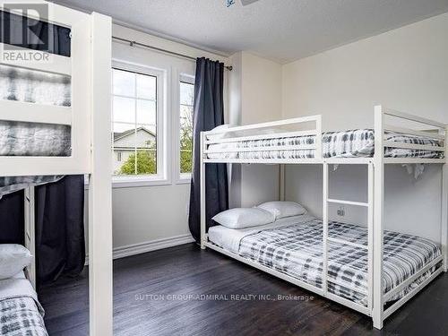 66 Christy Drive, Wasaga Beach, ON - Indoor Photo Showing Bedroom