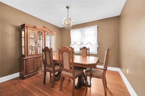 40 Barons Avenue S, Hamilton, ON - Indoor Photo Showing Dining Room