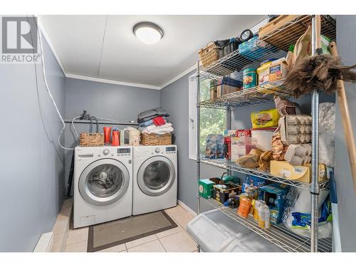 3081 Smith Creek Road, West Kelowna, BC - Indoor Photo Showing Laundry Room