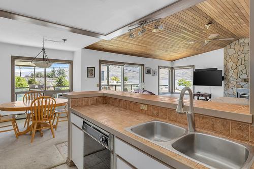 209-4340B Beach Avenue, Peachland, BC - Indoor Photo Showing Kitchen With Double Sink