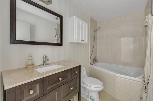 209-4340B Beach Avenue, Peachland, BC - Indoor Photo Showing Bathroom