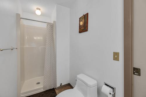 209-4340B Beach Avenue, Peachland, BC - Indoor Photo Showing Bathroom