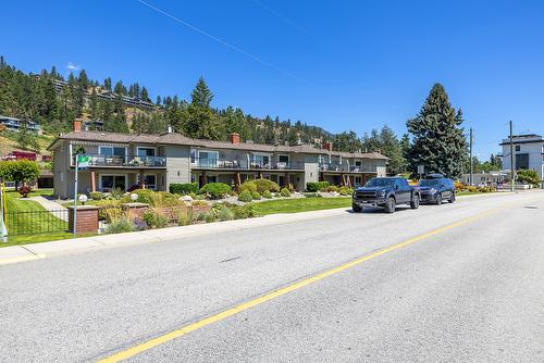 209-4340B Beach Avenue, Peachland, BC - Outdoor