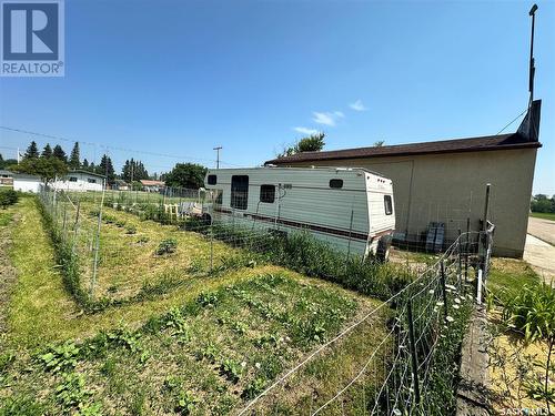 111 1St Avenue, Medstead, SK - Outdoor