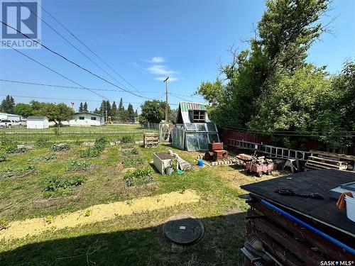 111 1St Avenue, Medstead, SK - Outdoor