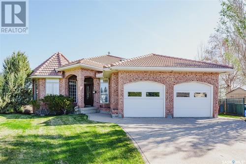 415 Braeside Bay, Saskatoon, SK - Outdoor With Facade