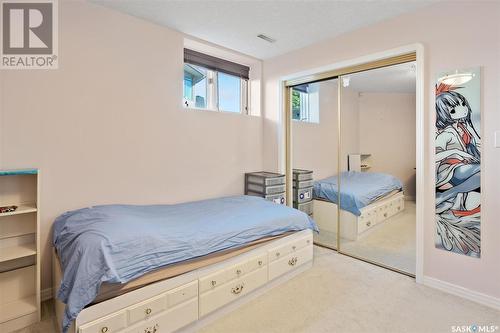 415 Braeside Bay, Saskatoon, SK - Indoor Photo Showing Bedroom