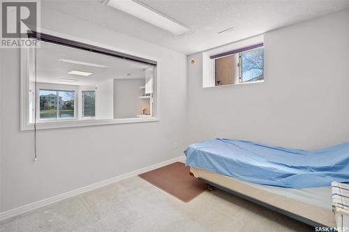 415 Braeside Bay, Saskatoon, SK - Indoor Photo Showing Bedroom