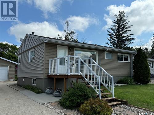 317 7Th Avenue W, Biggar, SK - Outdoor