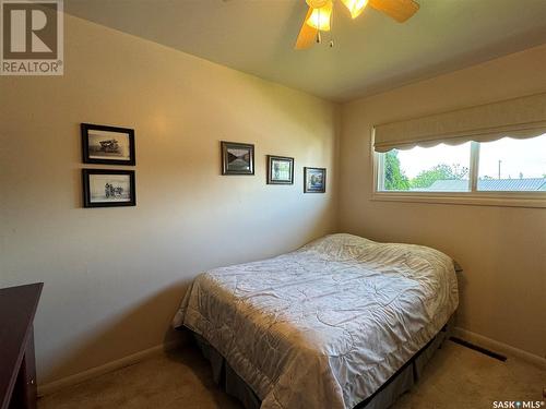 317 7Th Avenue W, Biggar, SK - Indoor Photo Showing Bedroom