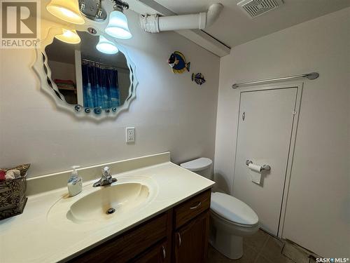 317 7Th Avenue W, Biggar, SK - Indoor Photo Showing Bathroom