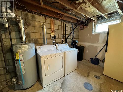 317 7Th Avenue W, Biggar, SK - Indoor Photo Showing Laundry Room