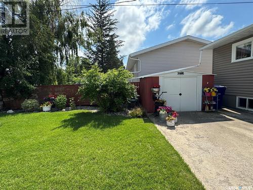 317 7Th Avenue W, Biggar, SK - Outdoor