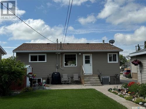 317 7Th Avenue W, Biggar, SK - Outdoor