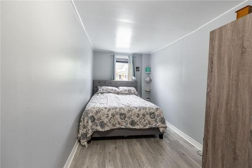 5778 Peer Street, Niagara Falls, ON - Indoor Photo Showing Bedroom