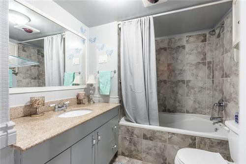 5778 Peer Street, Niagara Falls, ON - Indoor Photo Showing Bathroom