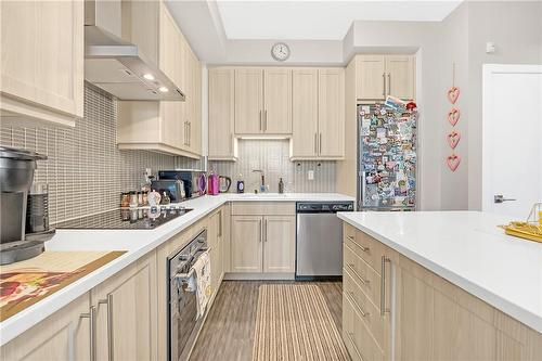 2093 Fairview Street|Unit #408, Burlington, ON - Indoor Photo Showing Kitchen With Upgraded Kitchen