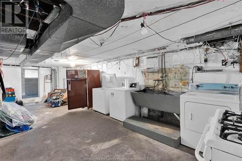 1114 Mercer, Windsor, ON - Indoor Photo Showing Laundry Room