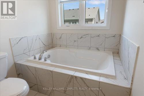 419 Barker Parkway, Thorold, ON - Indoor Photo Showing Bathroom