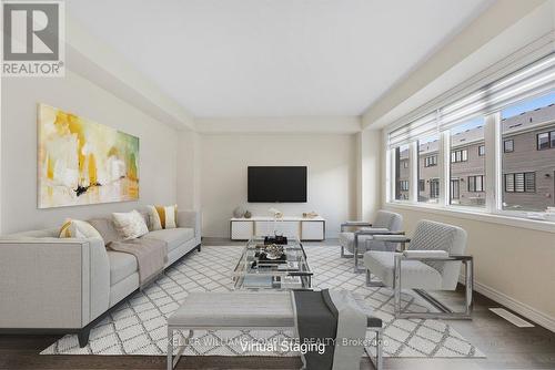 419 Barker Parkway, Thorold, ON - Indoor Photo Showing Living Room