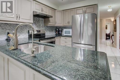 75 Riviera Ridge, Hamilton, ON - Indoor Photo Showing Kitchen With Double Sink With Upgraded Kitchen