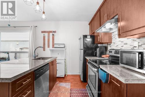 51 Robins Avenue, Hamilton, ON - Indoor Photo Showing Kitchen