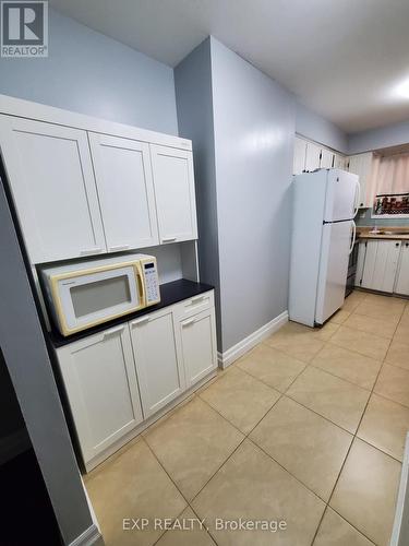 26 - 25 Linfield Drive, St. Catharines, ON - Indoor Photo Showing Kitchen