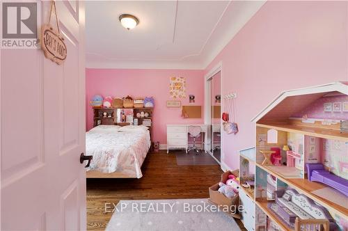 316 Barton Street, Hamilton, ON - Indoor Photo Showing Bedroom