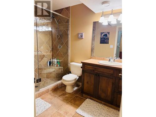 4828 Firland Close, Radium Hot Springs, BC - Indoor Photo Showing Bathroom