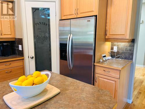 4828 Firland Close, Radium Hot Springs, BC - Indoor Photo Showing Kitchen