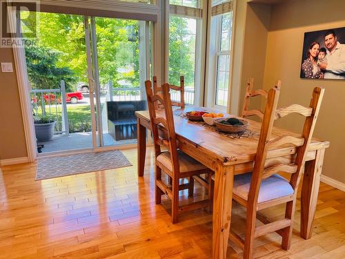 4828 Firland Close, Radium Hot Springs, BC - Indoor Photo Showing Dining Room