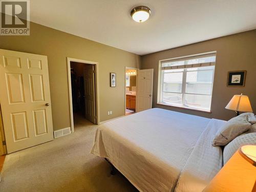 4828 Firland Close, Radium Hot Springs, BC - Indoor Photo Showing Bedroom