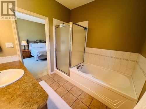 4828 Firland Close, Radium Hot Springs, BC - Indoor Photo Showing Bathroom