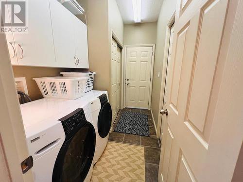 4828 Firland Close, Radium Hot Springs, BC - Indoor Photo Showing Laundry Room