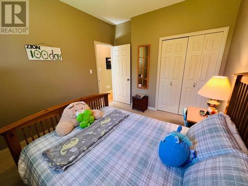 4828 Firland Close, Radium Hot Springs, BC - Indoor Photo Showing Bedroom