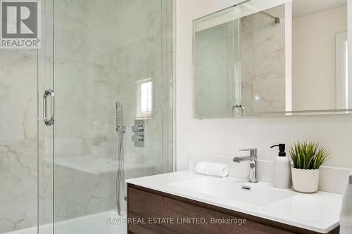 56 Rayside Drive, Toronto W08, ON - Indoor Photo Showing Bathroom