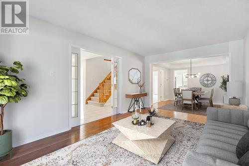 3251 Bloomfield Drive, Mississauga, ON - Indoor Photo Showing Living Room