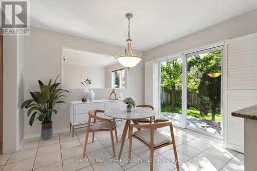 3251 Bloomfield Drive, Mississauga, ON - Indoor Photo Showing Dining Room