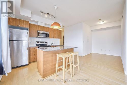 3205 - 385 Prince Of Wales Drive, Mississauga, ON - Indoor Photo Showing Kitchen