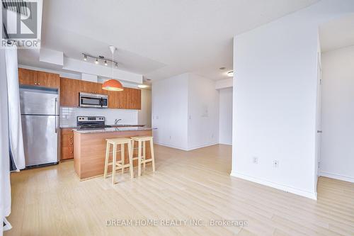 3205 - 385 Prince Of Wales Drive, Mississauga, ON - Indoor Photo Showing Kitchen