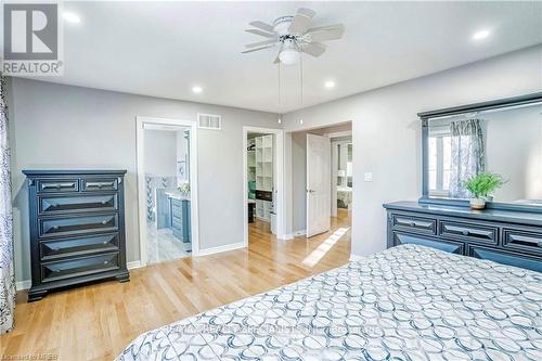 2085 Ashmore Drive, Oakville, ON - Indoor Photo Showing Bedroom