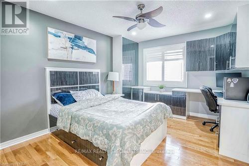 2085 Ashmore Drive, Oakville, ON - Indoor Photo Showing Bedroom