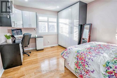 2085 Ashmore Drive, Oakville, ON - Indoor Photo Showing Bedroom