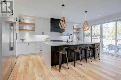 862 Kennedy Road, Innisfil (Alcona), ON - Indoor Photo Showing Kitchen With Upgraded Kitchen