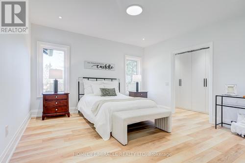 862 Kennedy Road, Innisfil (Alcona), ON - Indoor Photo Showing Bedroom