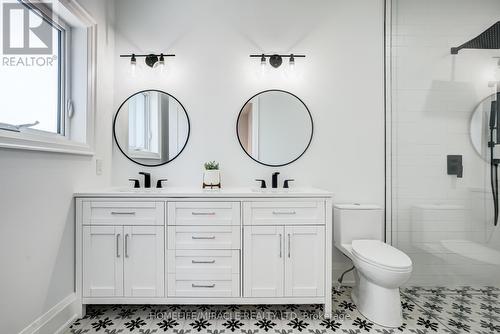 862 Kennedy Road, Innisfil (Alcona), ON - Indoor Photo Showing Bathroom