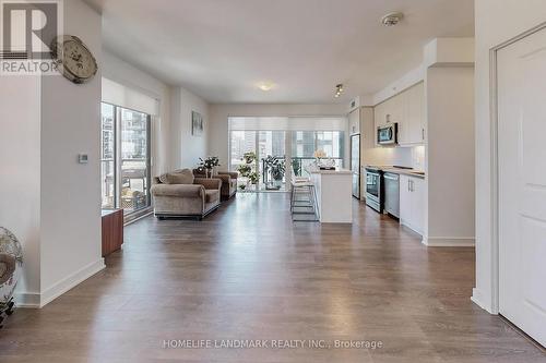 614 - 85 Oneida Crescent, Richmond Hill (Langstaff), ON - Indoor Photo Showing Living Room