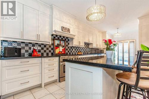 9 Amalfi Court, Vaughan (West Woodbridge), ON - Indoor Photo Showing Kitchen